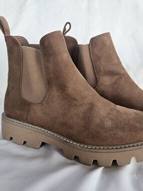Women Chinese Laundry Boots